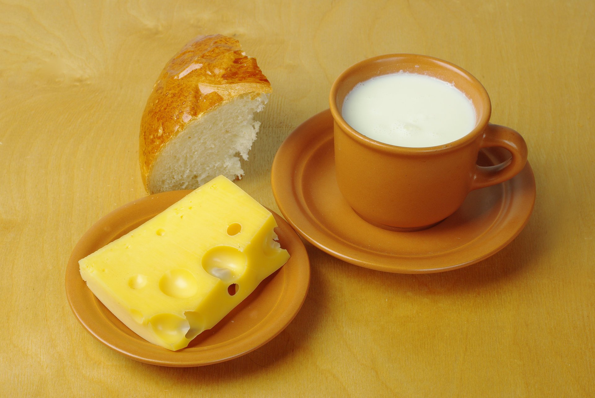 table saucers cups milk cheese