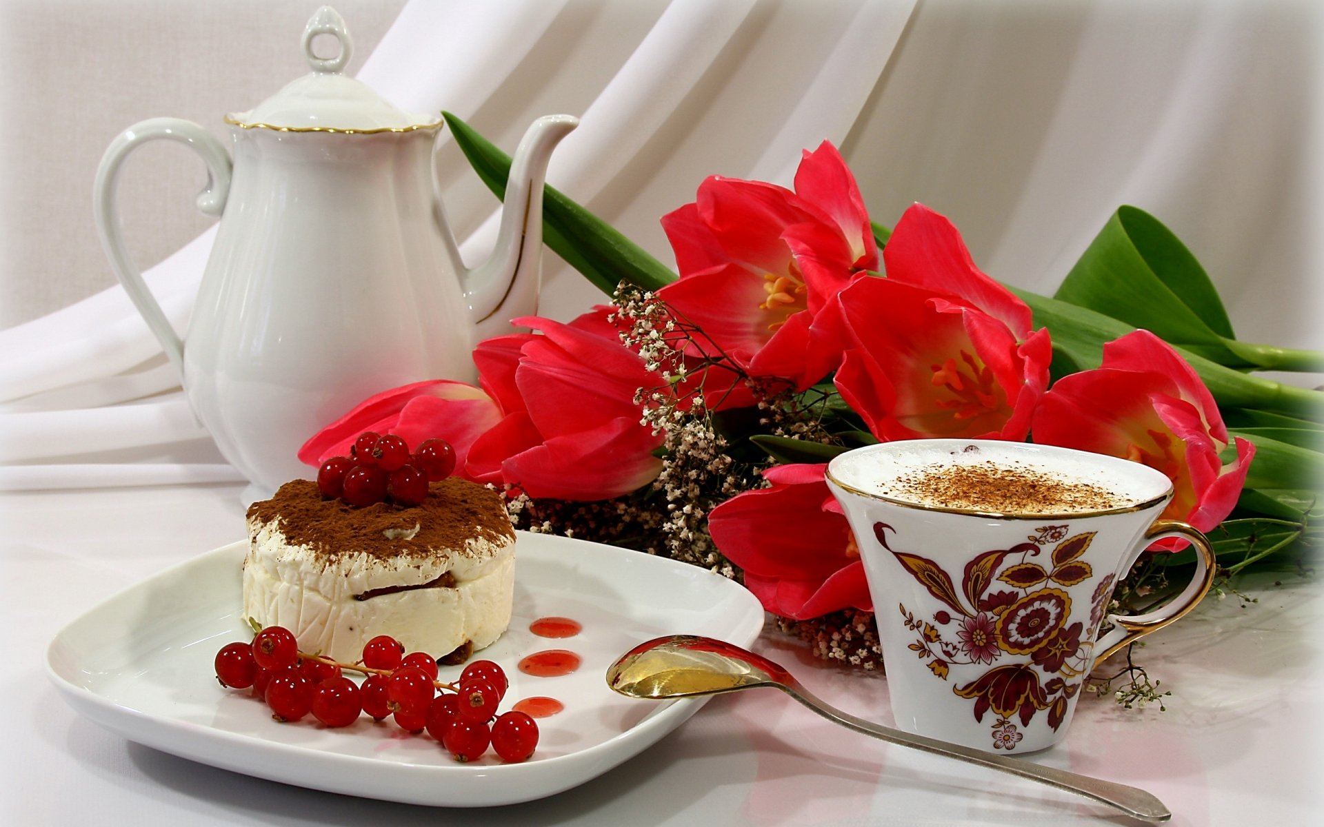 cake cappuccino coffee cup flowers red red tulips tulip berry cup red