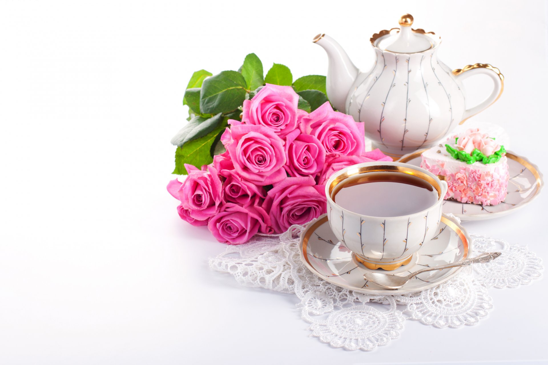 taza tetera té bebida pastel postre dulzura flores rosas ramo servilleta encaje