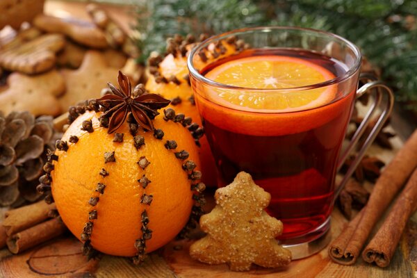 Heißer Glühwein zum Neujahrstisch