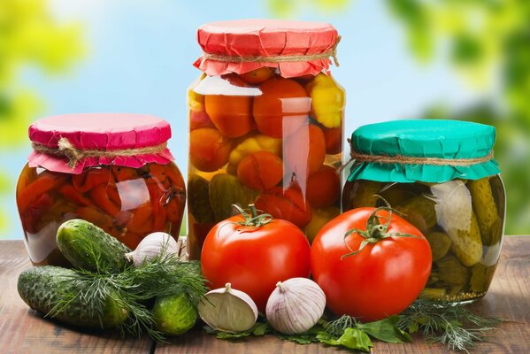 Une variété de billettes pour l hiver. Pots de légumes