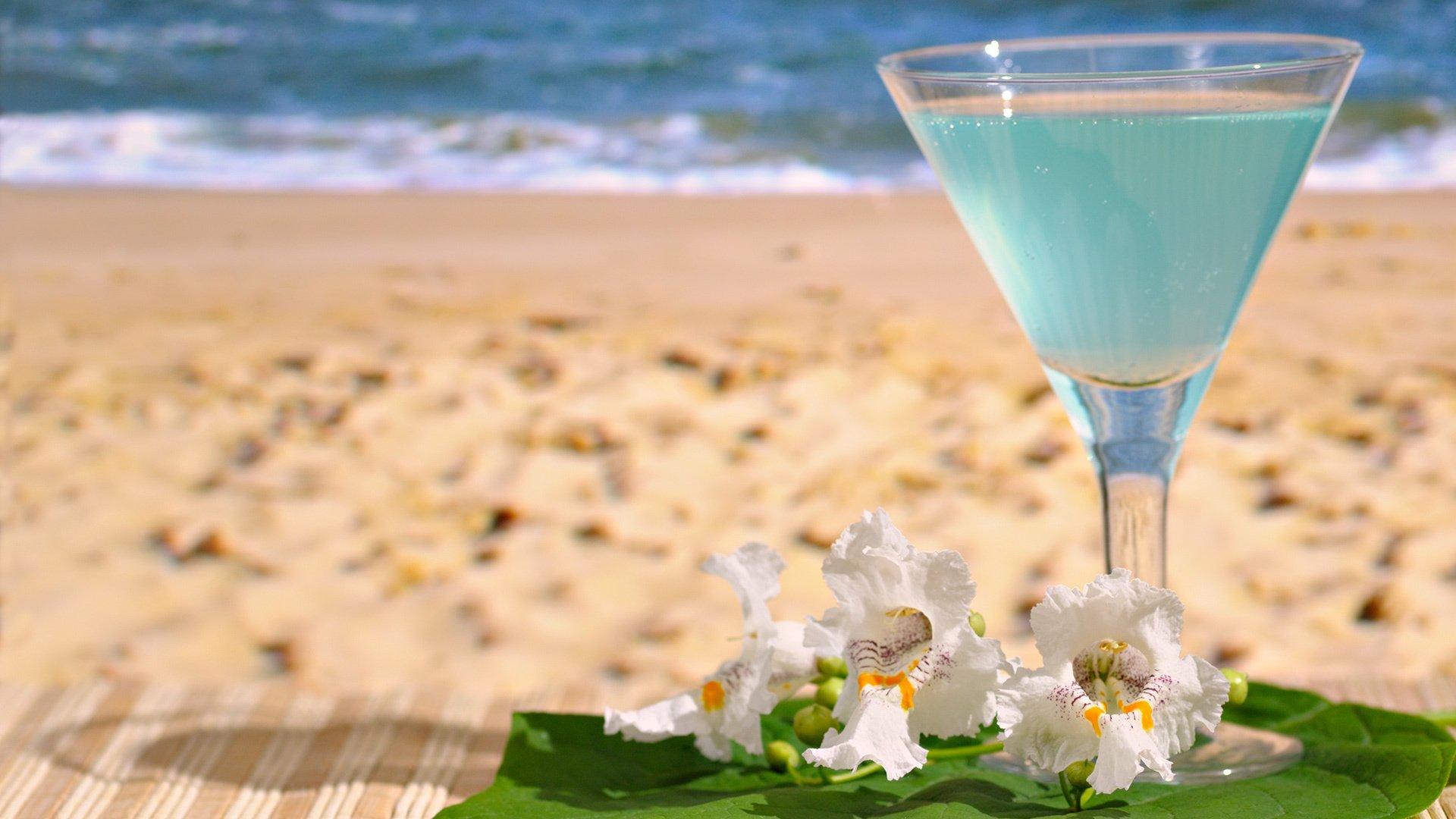 bevanda bicchiere mare spiaggia sabbia