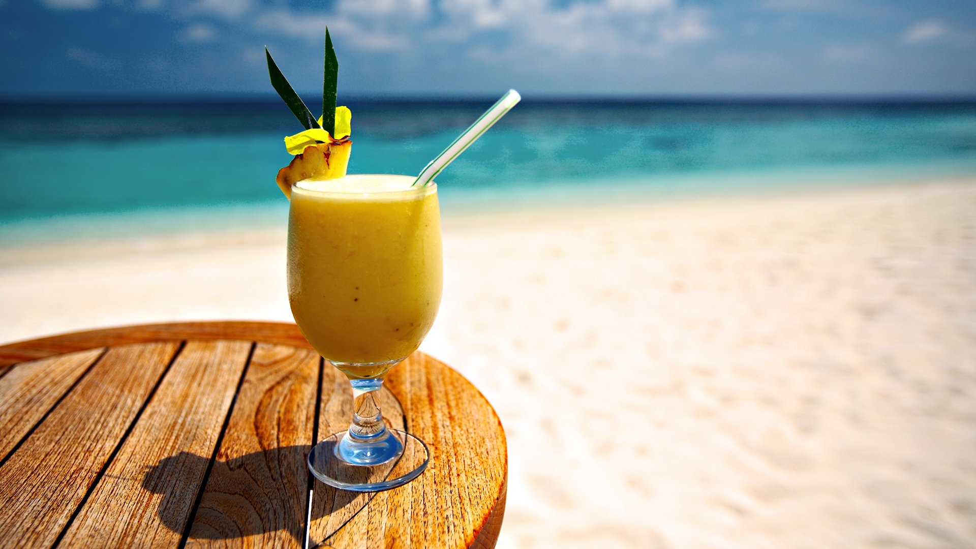 cocktail bevanda bicchiere mare oceano acqua spiaggia sabbia bere vetro