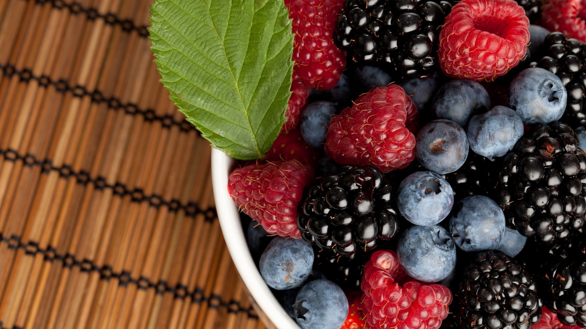 framboises myrtilles mûres baies