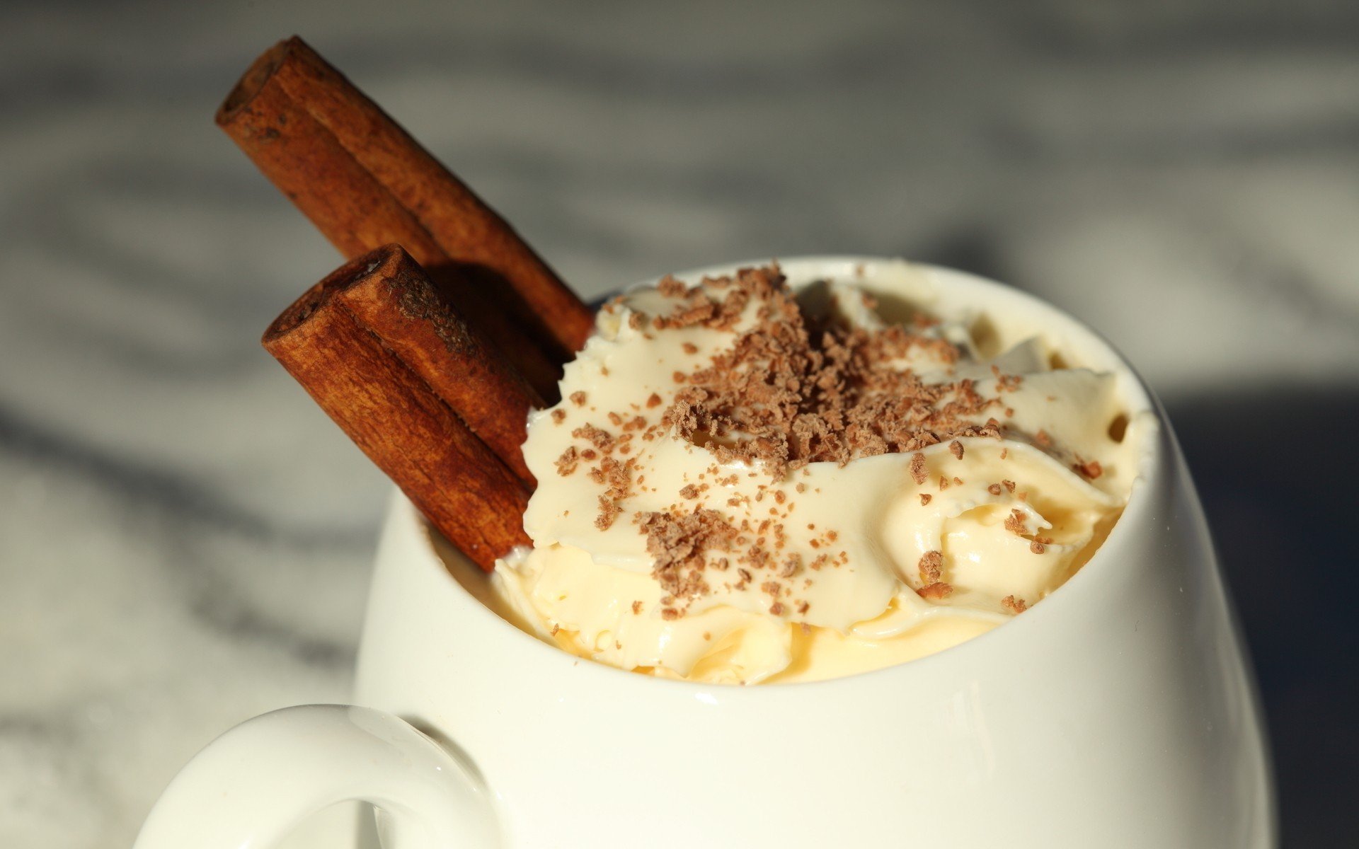 repas doux chocolat crème tasse