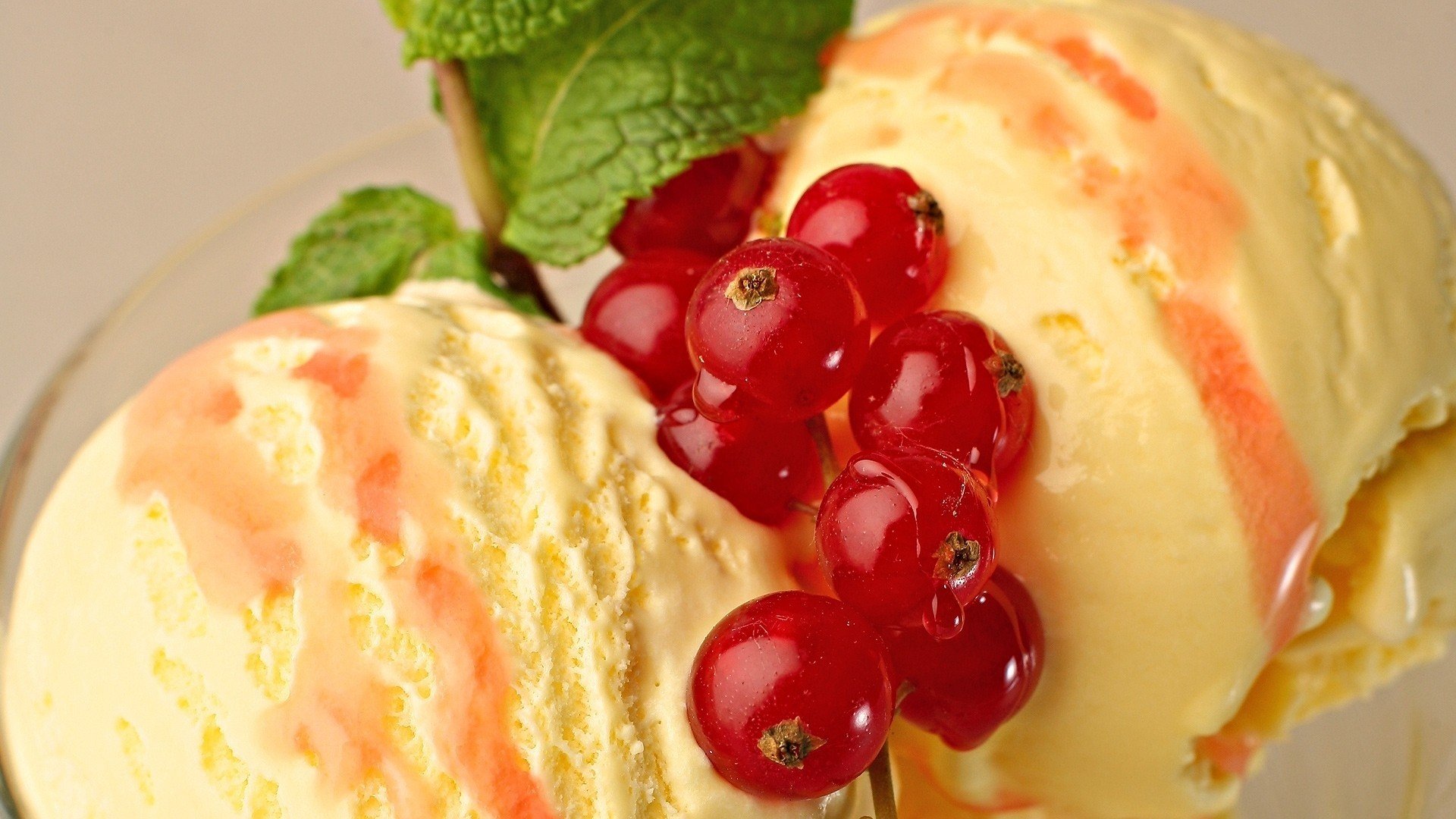 dessert sweet ice cream currants bulb