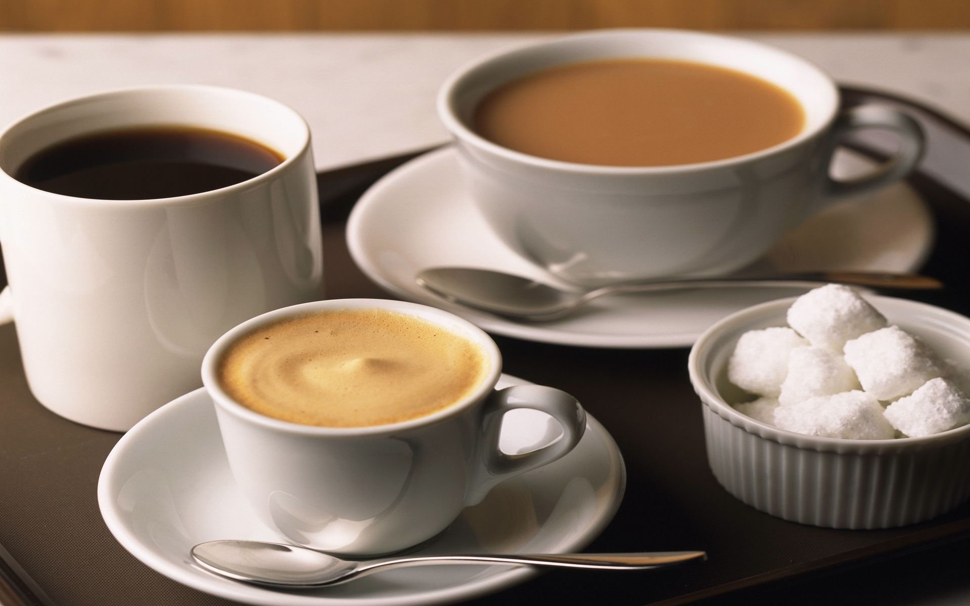 essen trinken trinken flüssigkeit tasse becher löffel teller kaffee tee cappuccino schokolade zucker raffiniertes tisch hintergrund