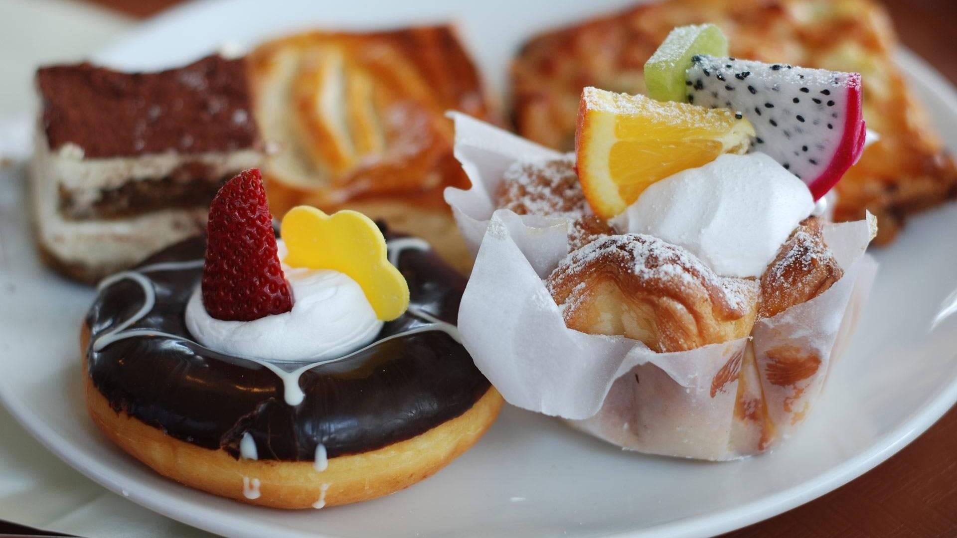 cakes sweet dessert food cream chocolate donut orange strawberry cakes messy mix sweets food chocolate orange