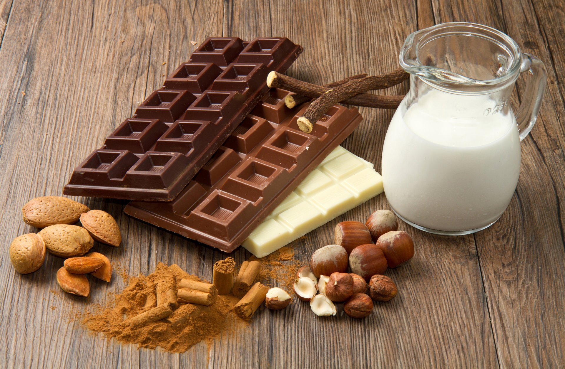 dulce chocolate leche nueces avellanas almendras