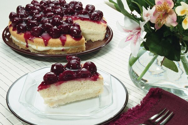 Pastel de bayas dulces para el postre