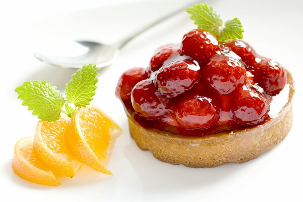 Kuchen mit Himbeermarmelade