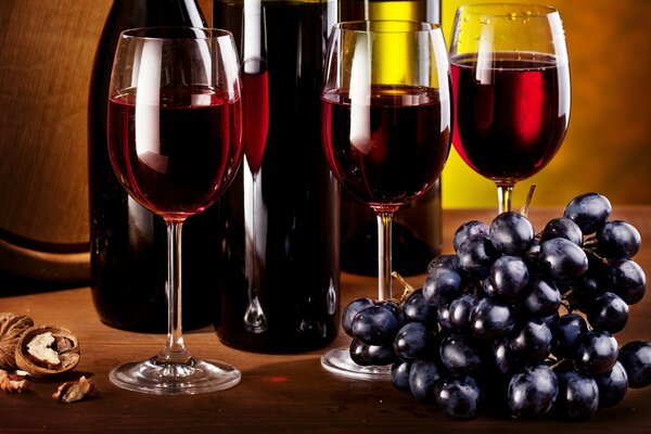 Red wine in glasses