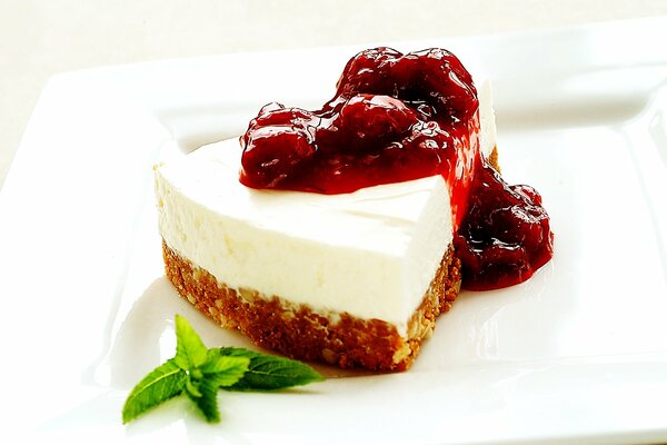 Sweet cheesecake with berry jam