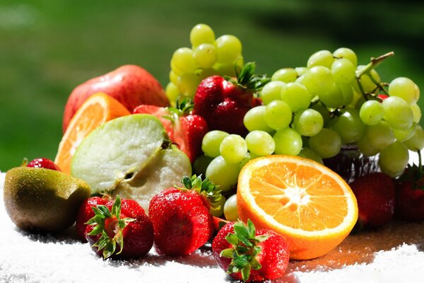 Salade de fruits. Mélange d été