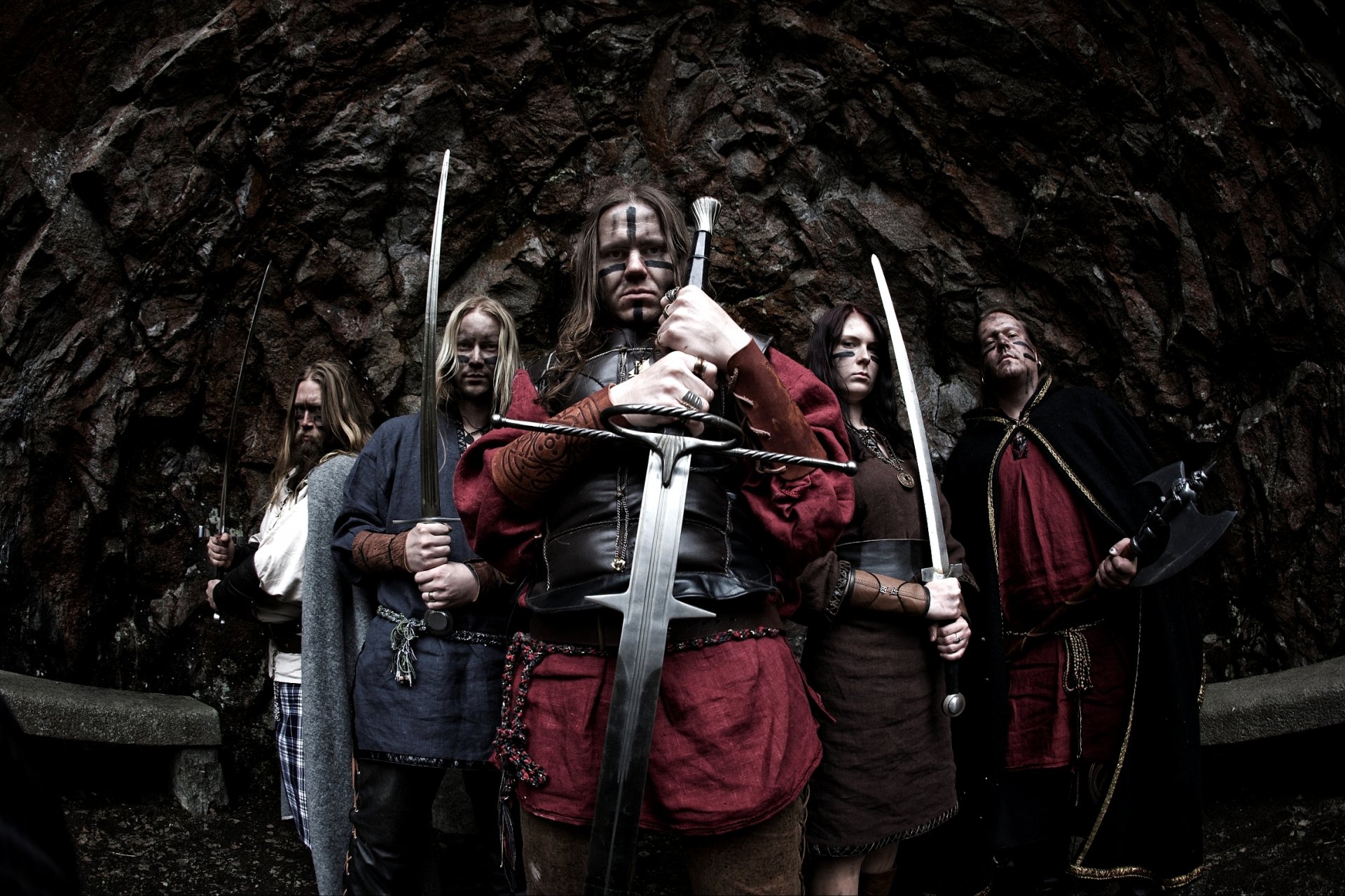 heidnisches metall ensiferum finnland rock schwertkämpfer