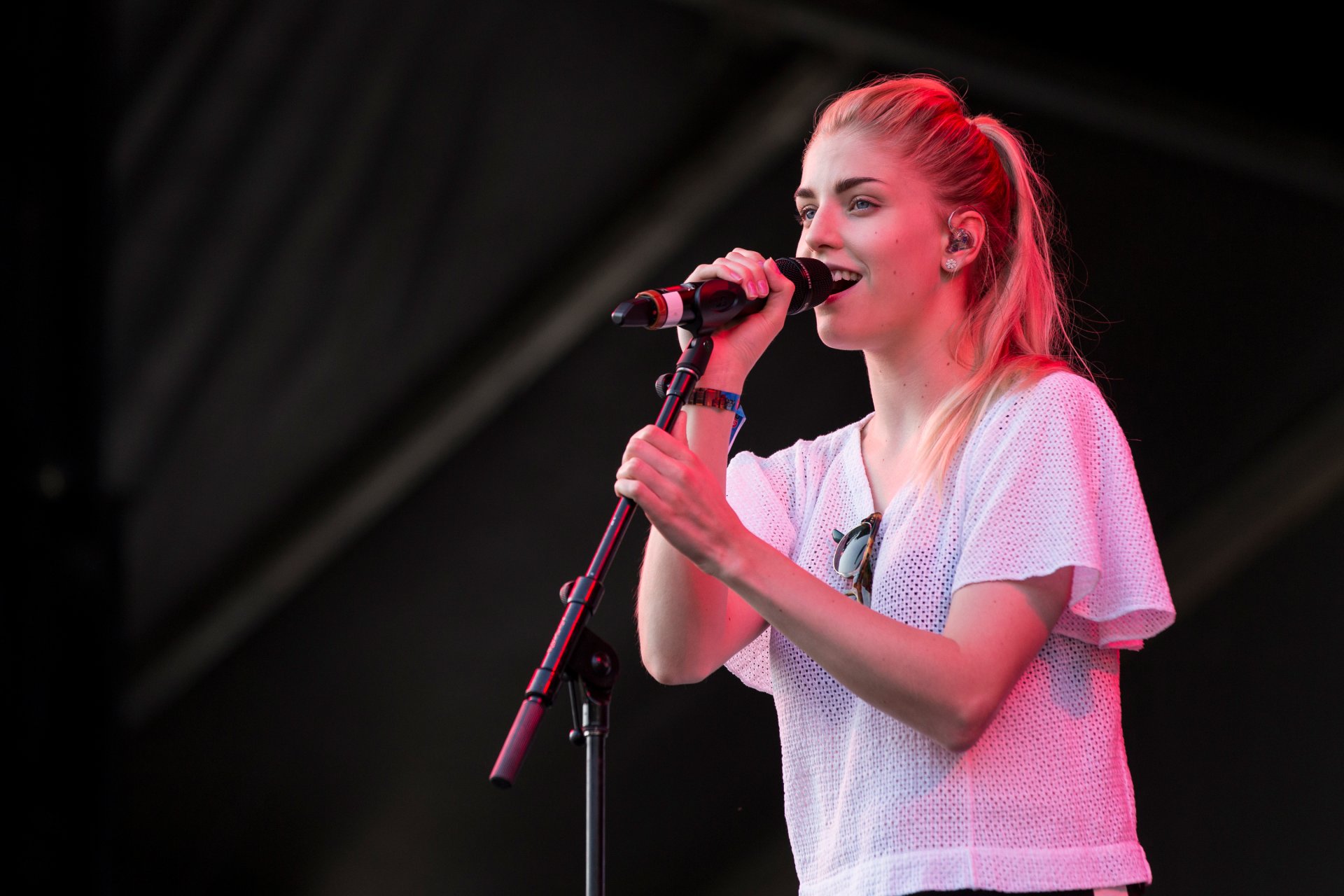 hannah reed vocalista británica musical banda london grammar