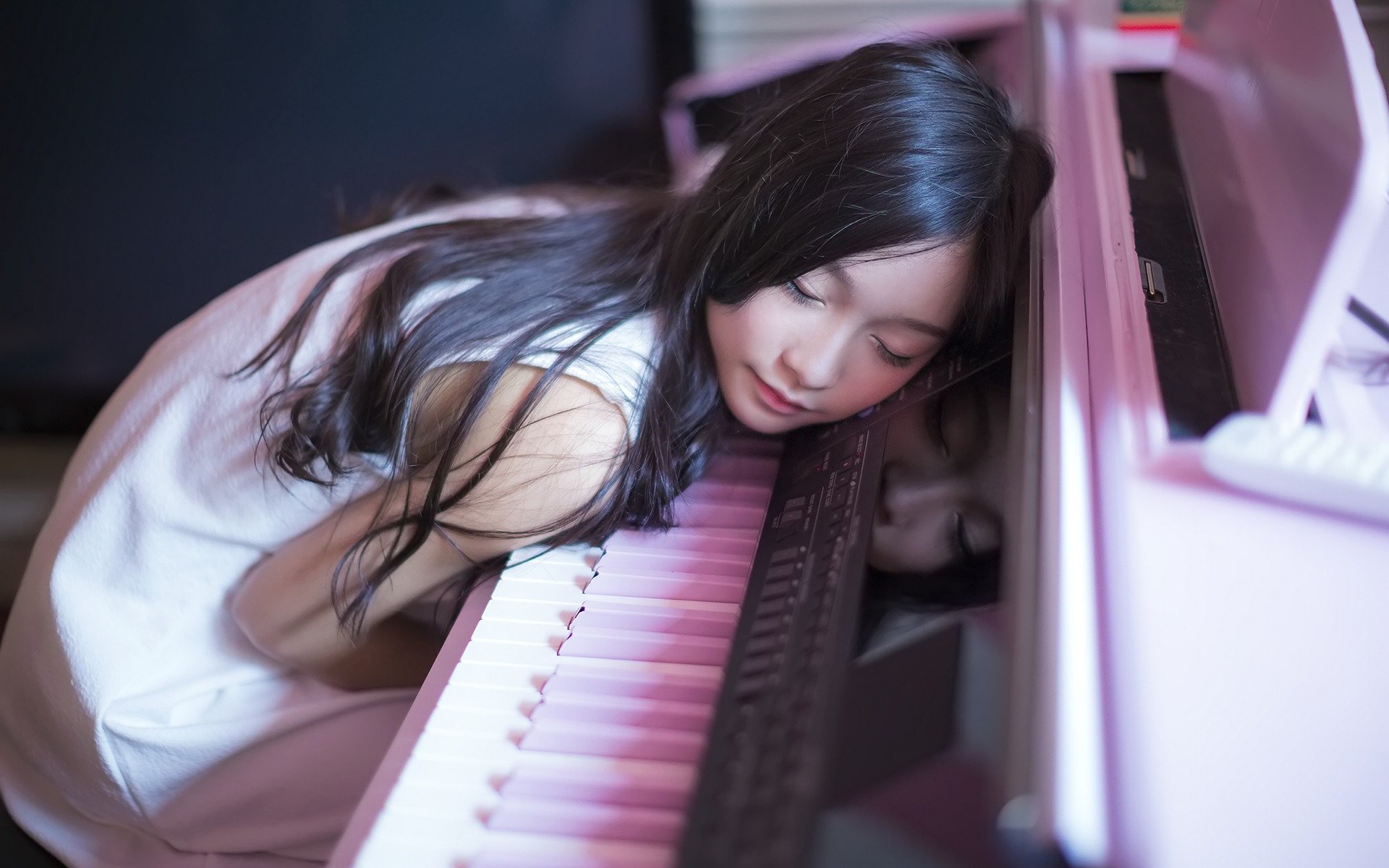 ragazza pianoforte musica