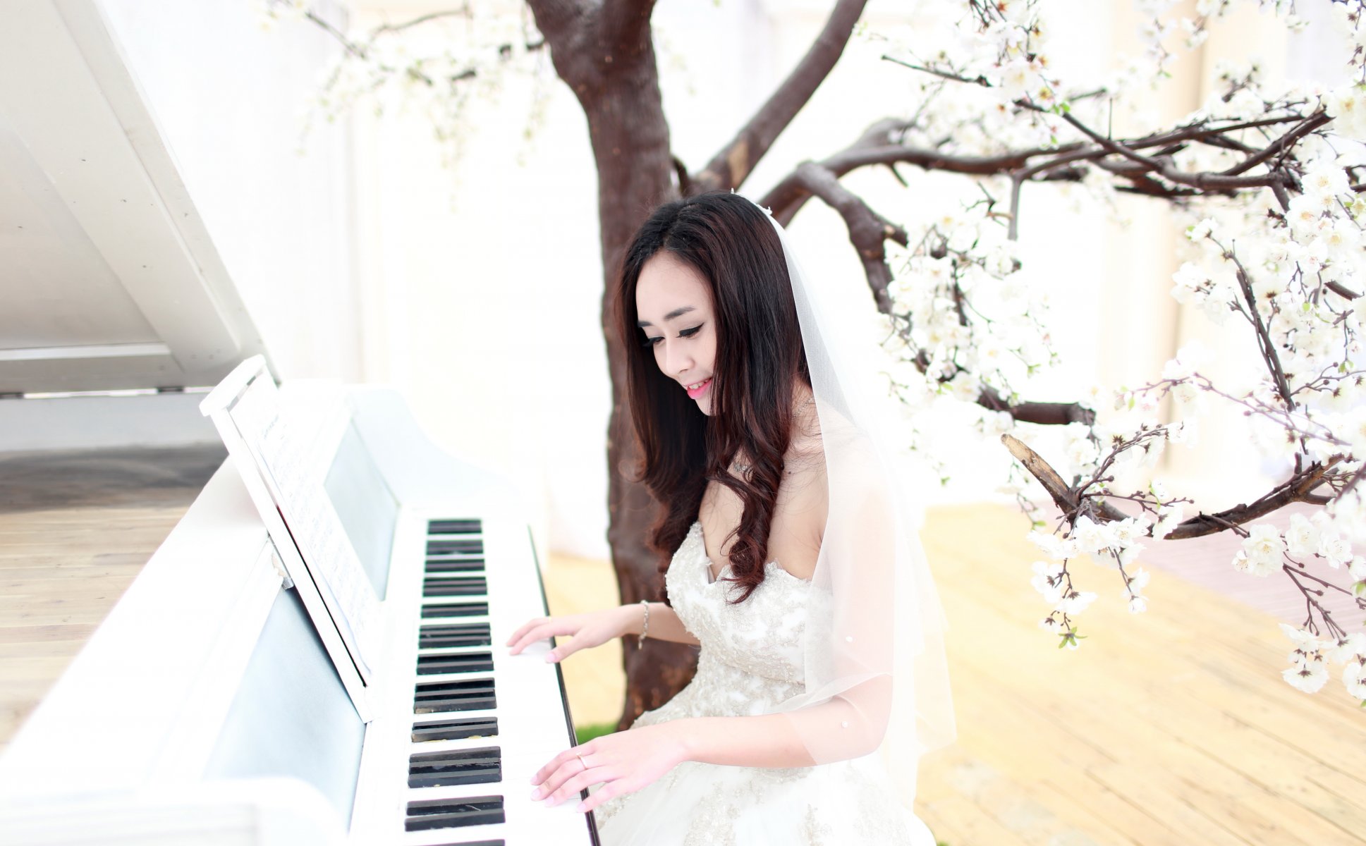 girl asian piano bride music