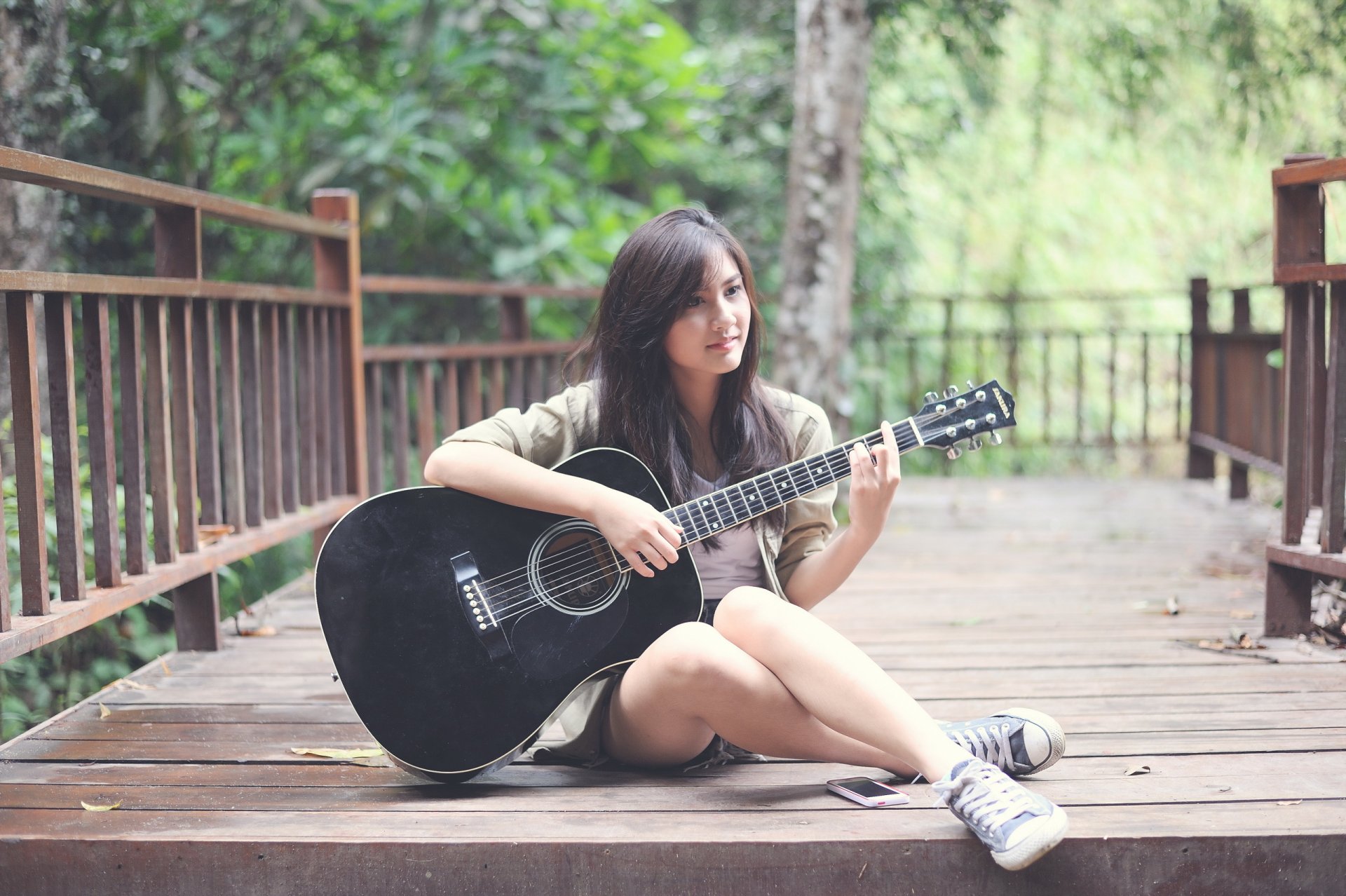 chica guitarra música