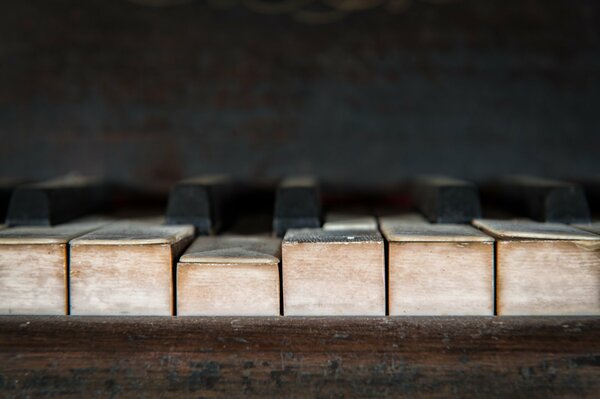 Bella foto di vecchi tasti del pianoforte