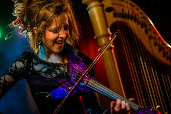 Performance de Lindsey Stirling avec violon