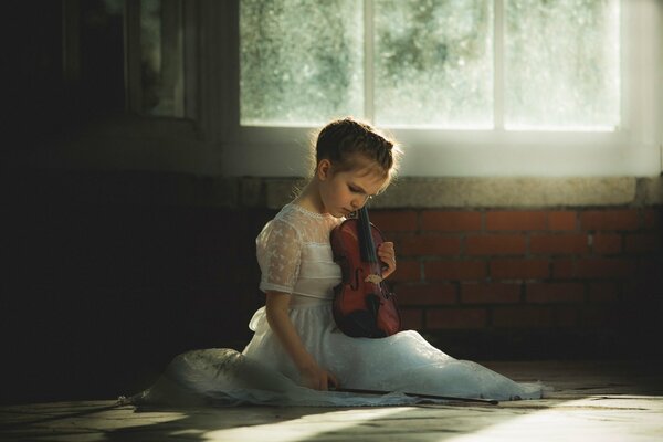 A girl plays the violin