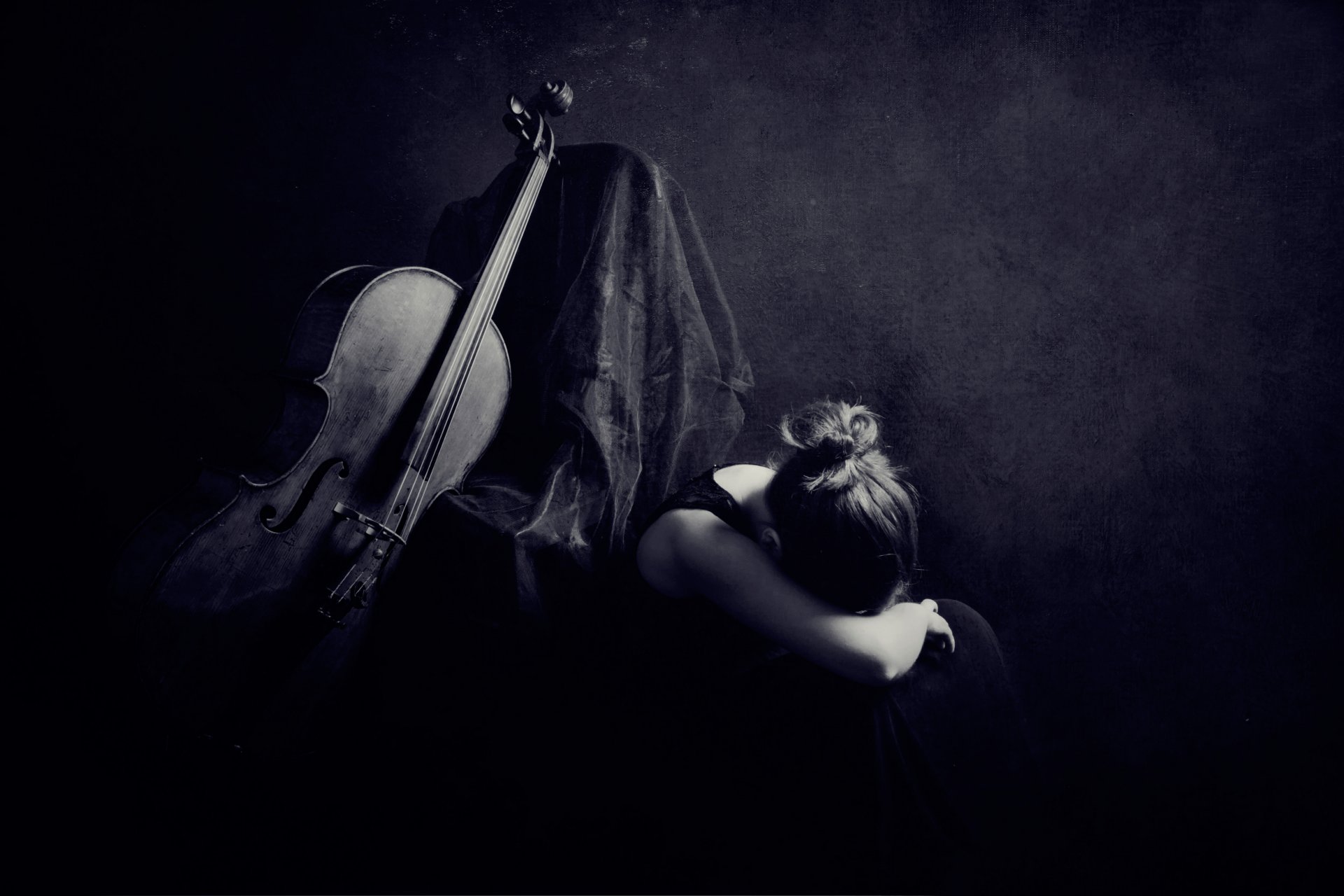 silenzio violoncello ragazza