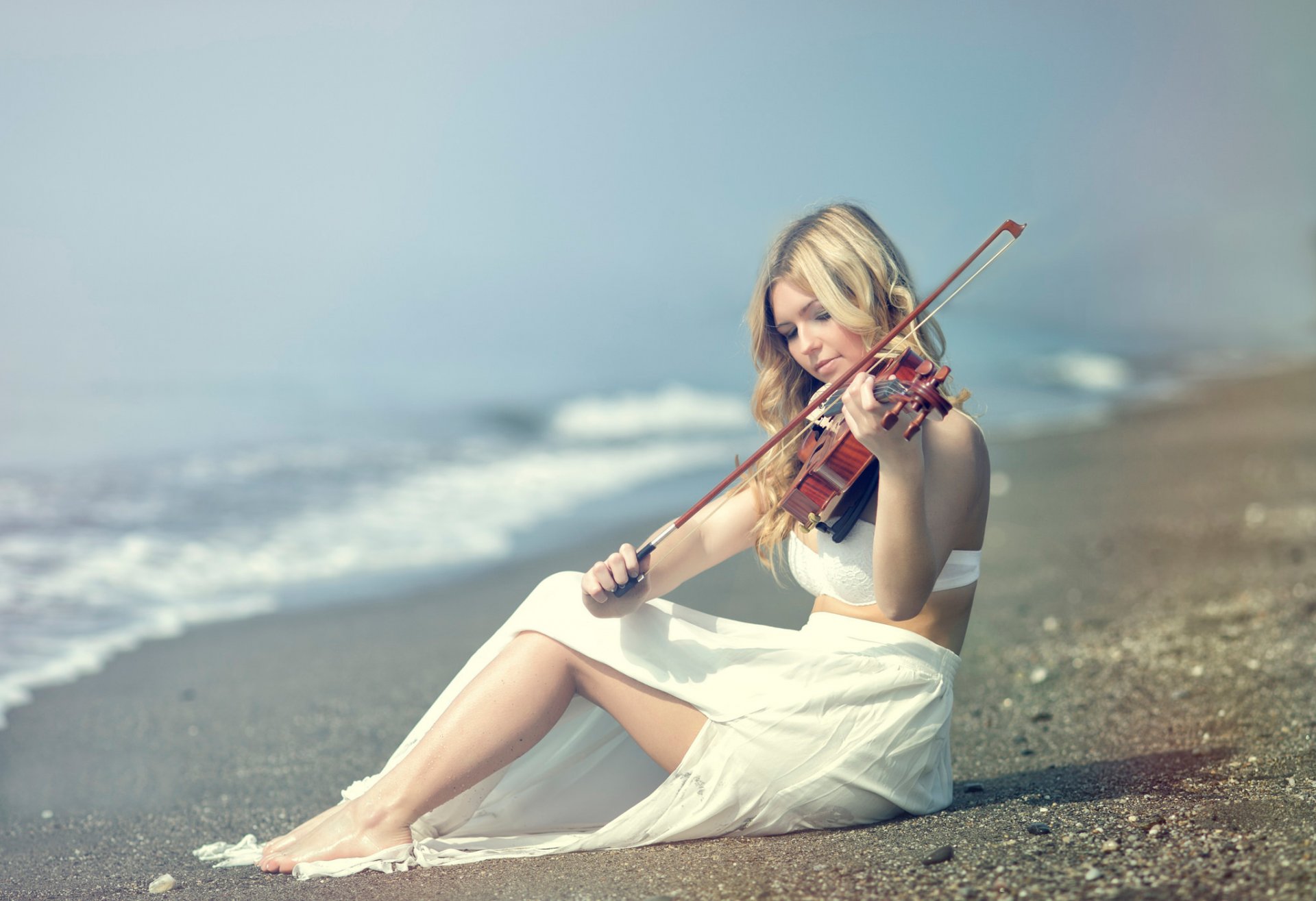 violinist beach kery rut garcia