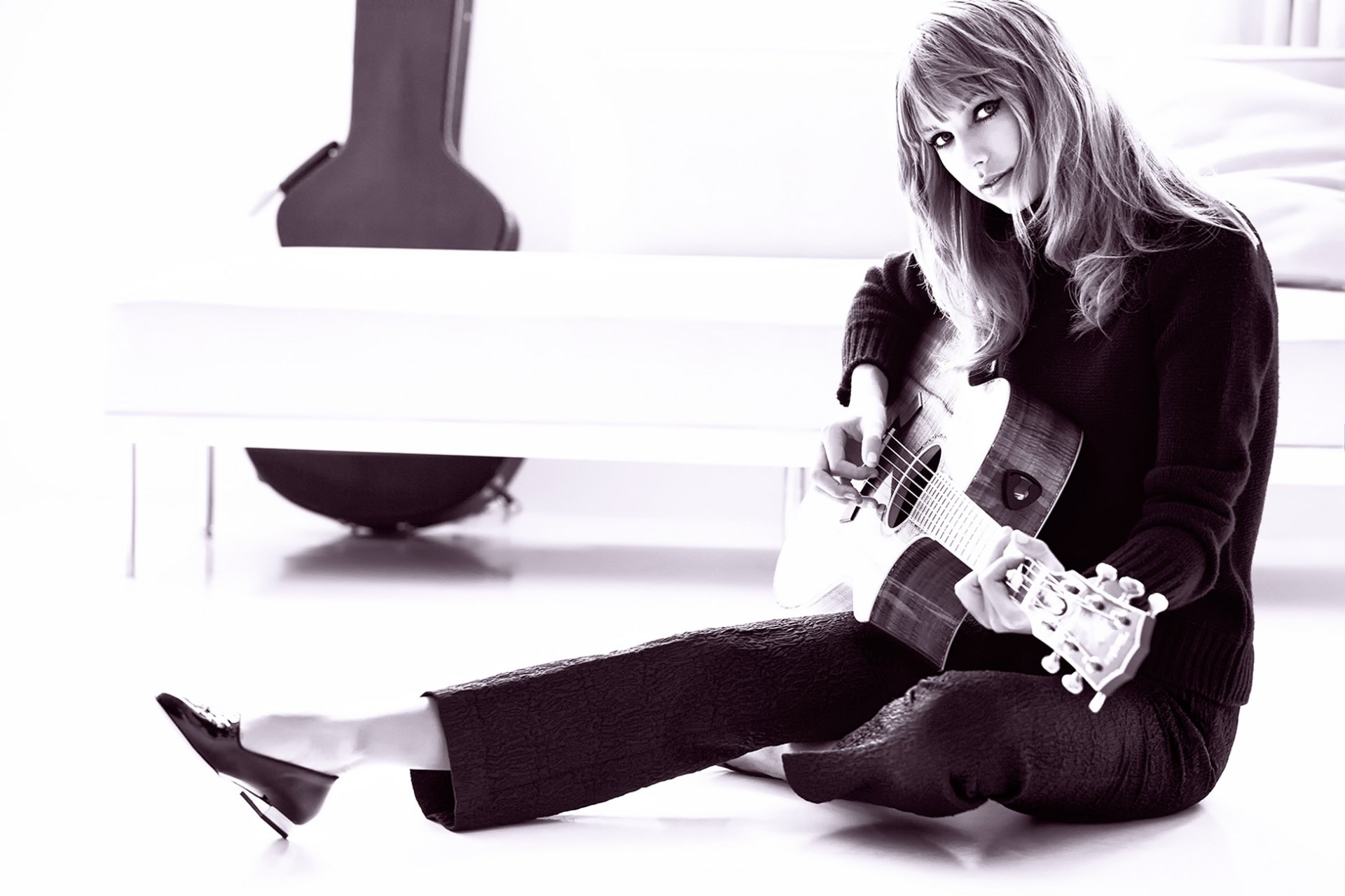 taylor swift guitarra glamour