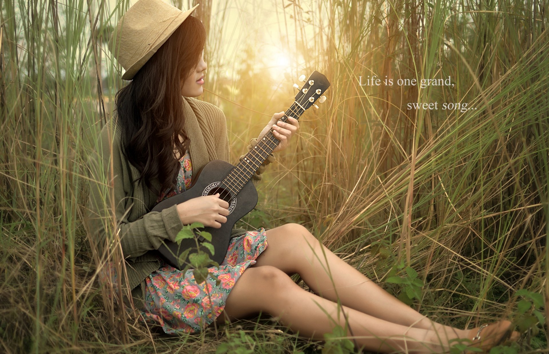 ragazza chitarra natura musica