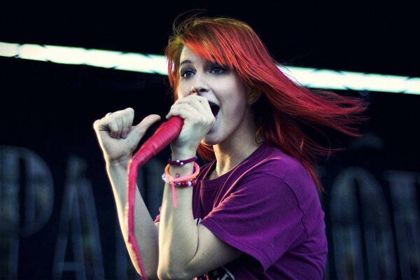 La cantante Hayley Williams in concerto