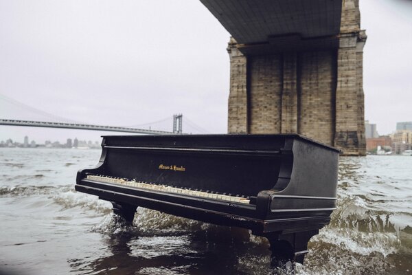 Fond d écran de piano dans la rivière