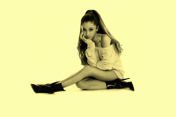 Ariana Grande Butera Music Album