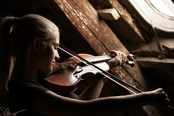 À un jeune âge, jouer du violon est particulièrement utile pour le développement du goût