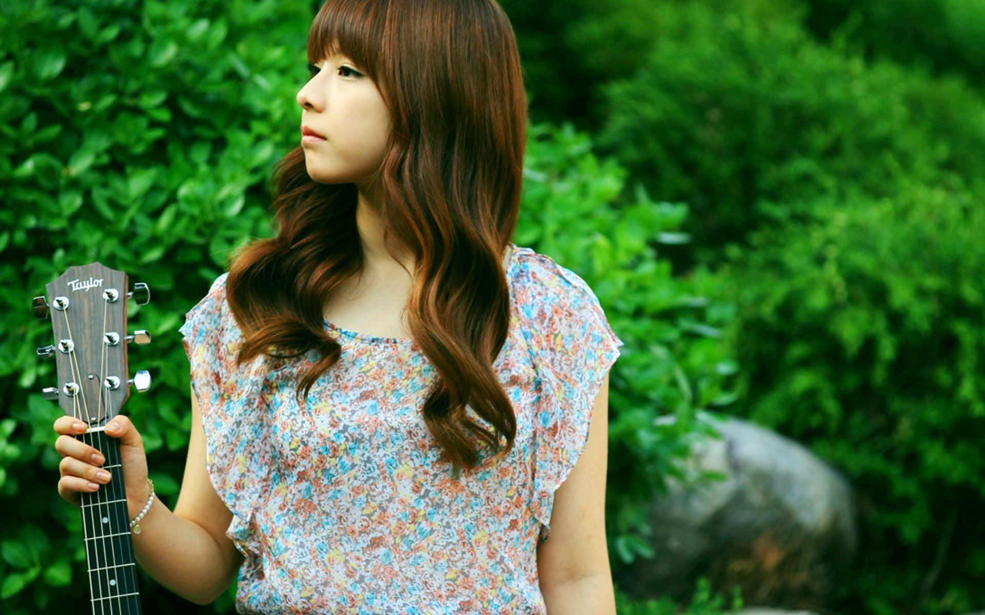 juniel singer kpop girl asian korean beauty guitar nature