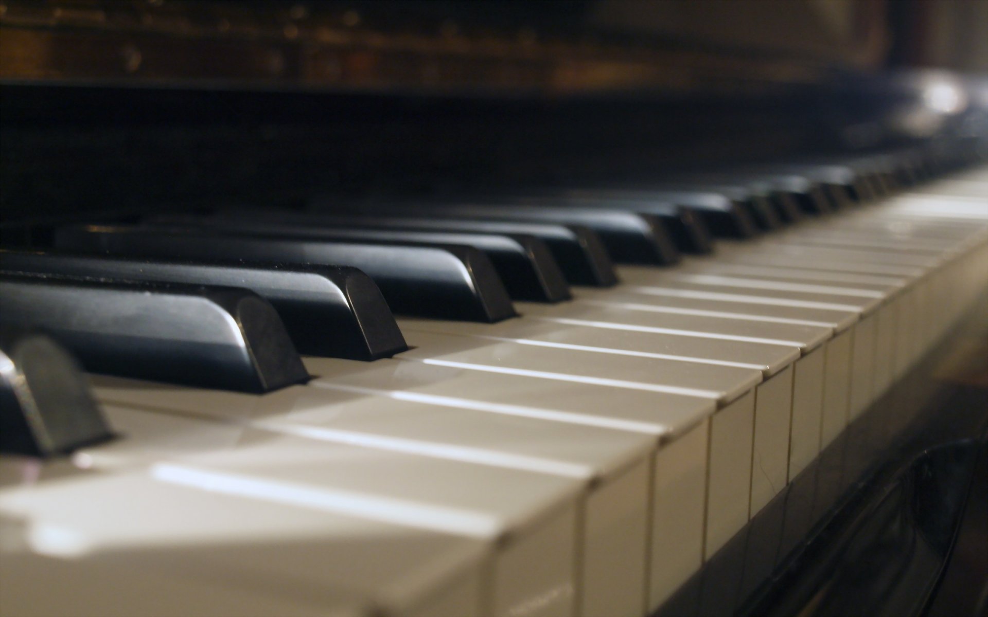 piano close up music