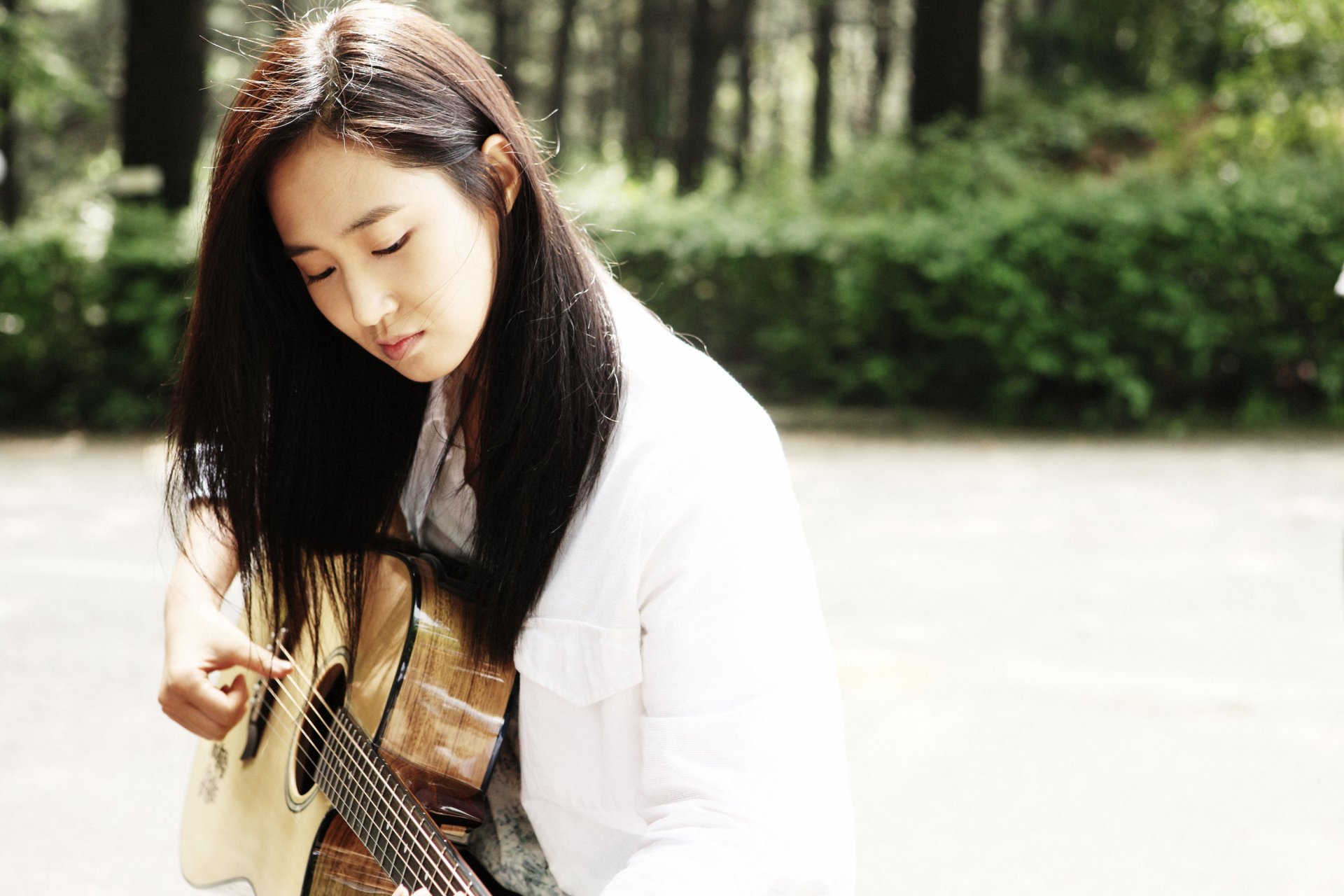 yuri girls generation victoria snsd kpop sängerin mädchen musik gitarre asiatisch koreanisch außen im freien