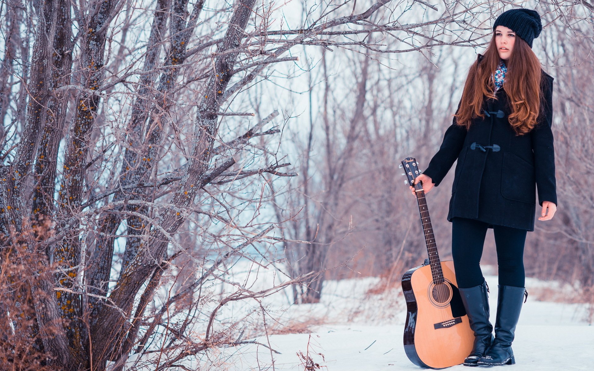 fille neige guitare