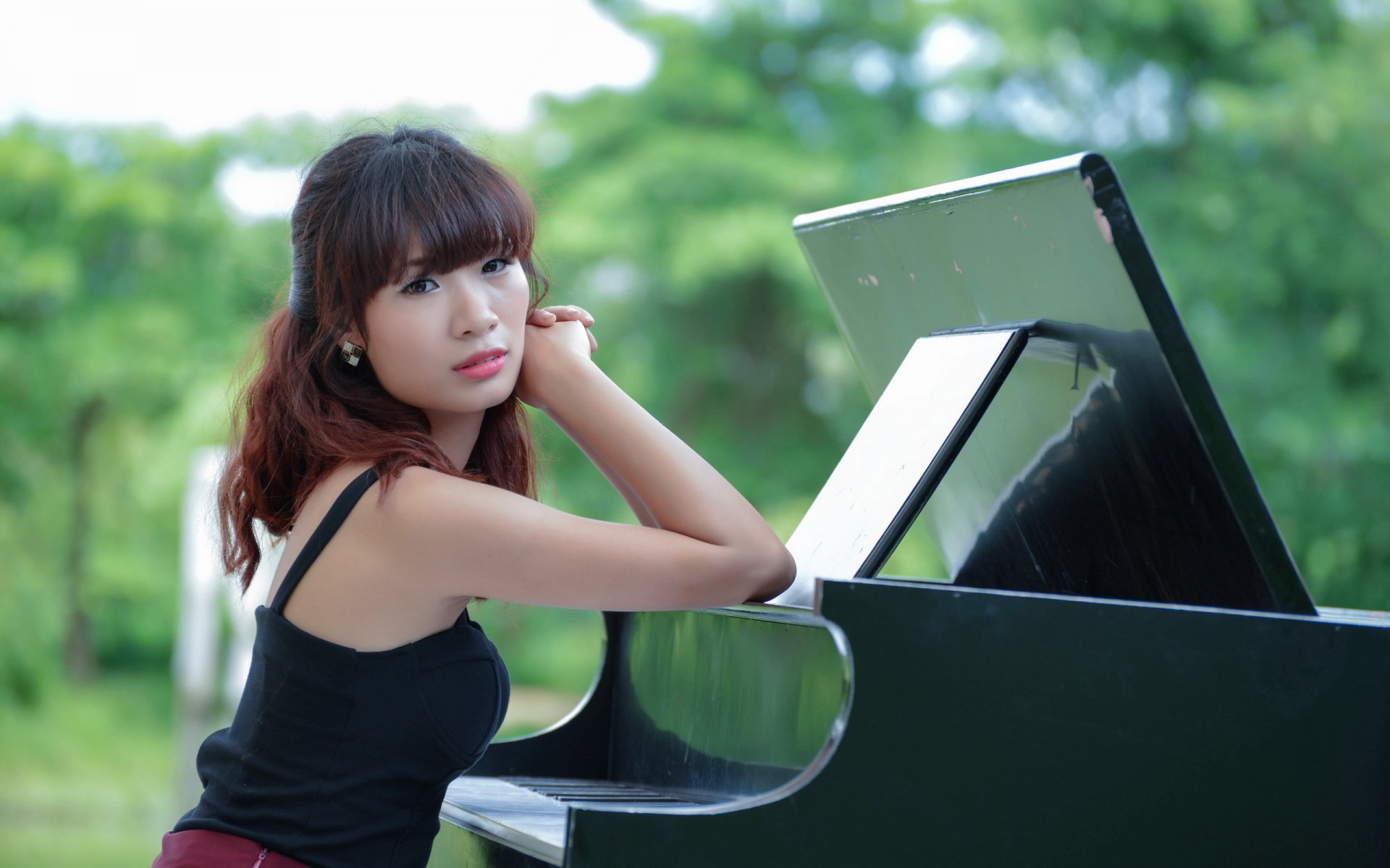 girl asian music piano