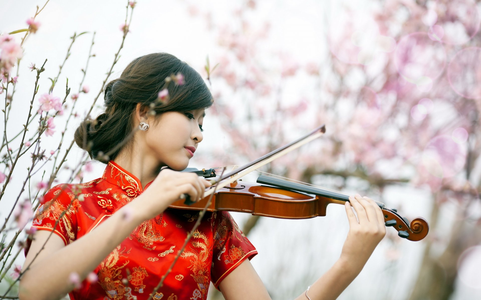 ragazza asiatica violino musica