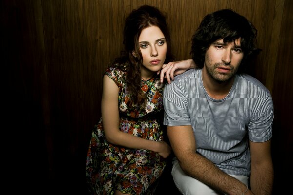 Scarlet Johansson with singer Pete Yorn