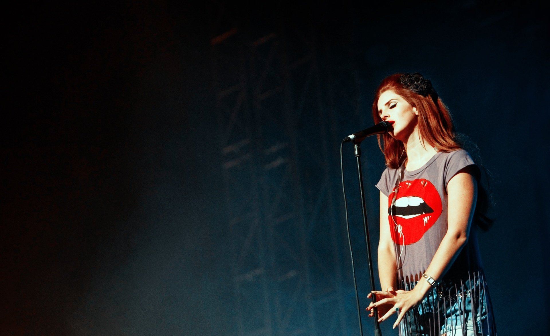 lana del rey cantante hermosa concierto camiseta labios