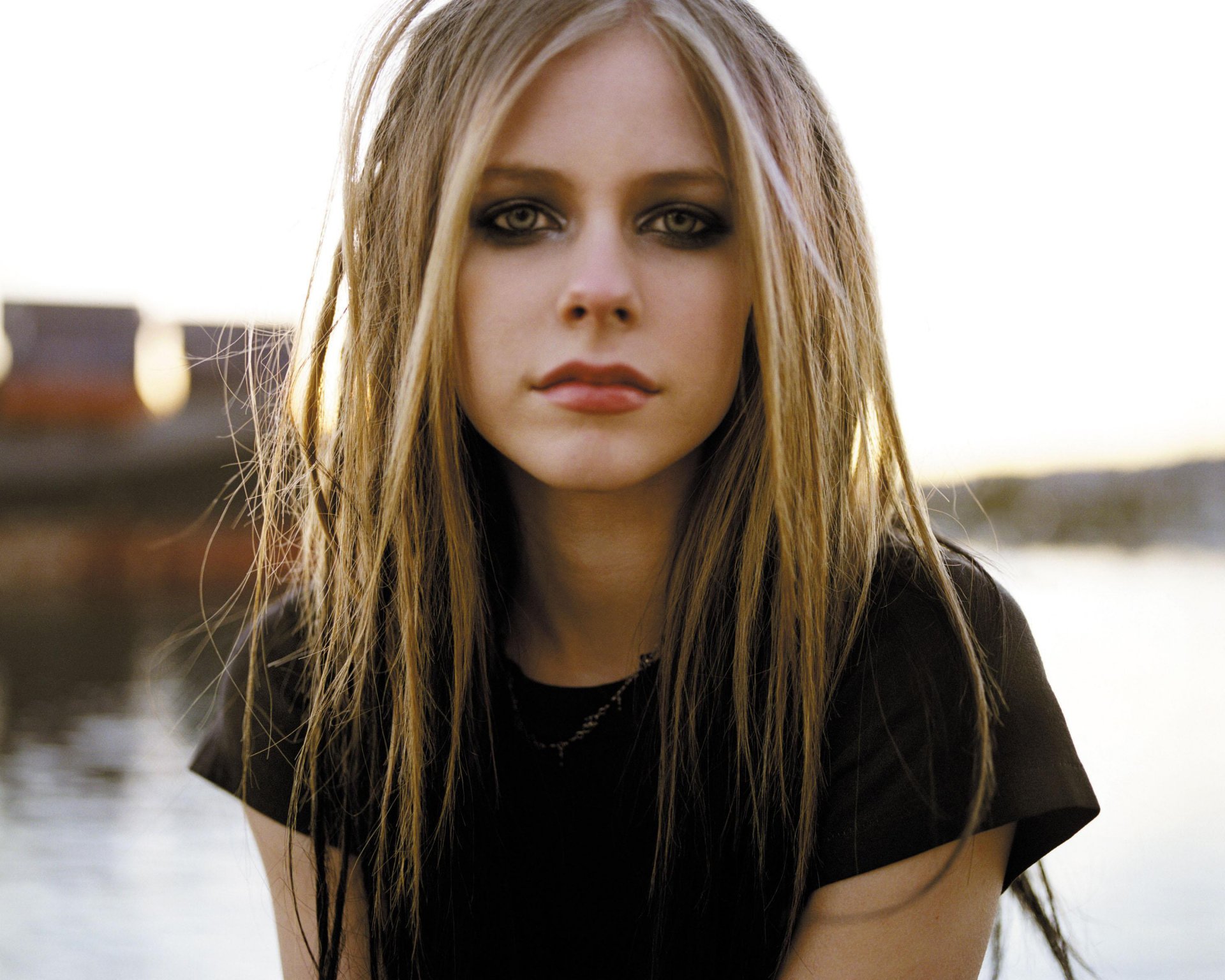 avril lavigne avril lavigne chica vista agua puesta de sol