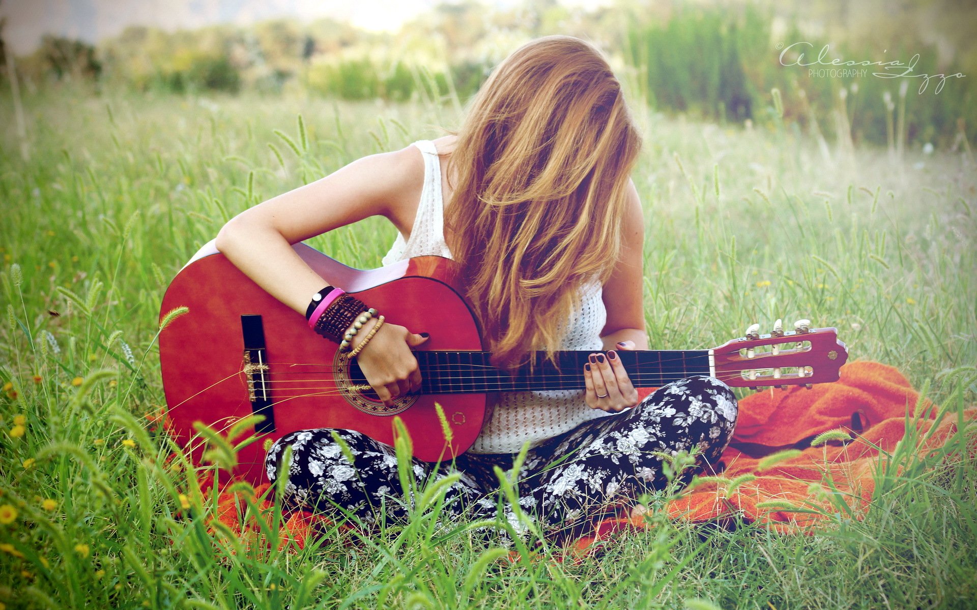 chica guitarra música