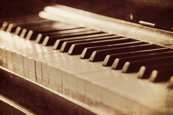 TECLAS DE PIANO EFECTO SEPIA