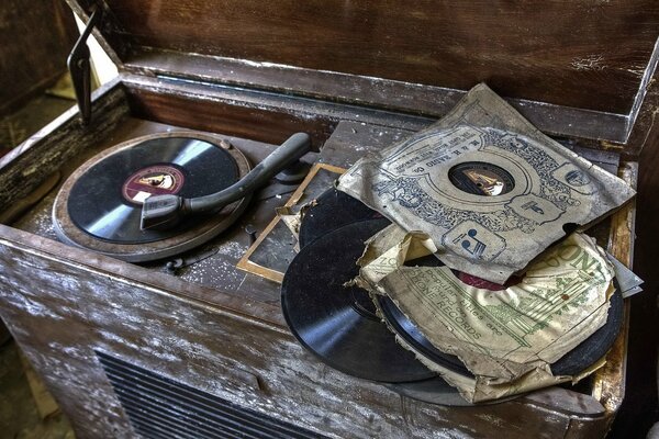 Vintage radio and vinyl records