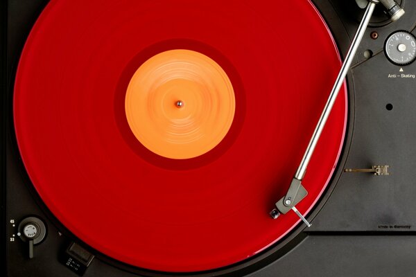 Foto der roten Vinyl-Platte