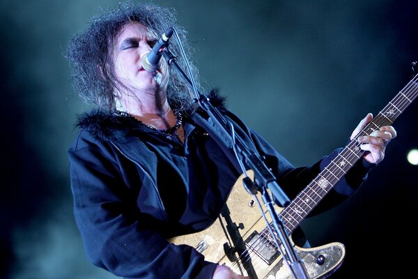 La musica è una medicina. Robert Smith