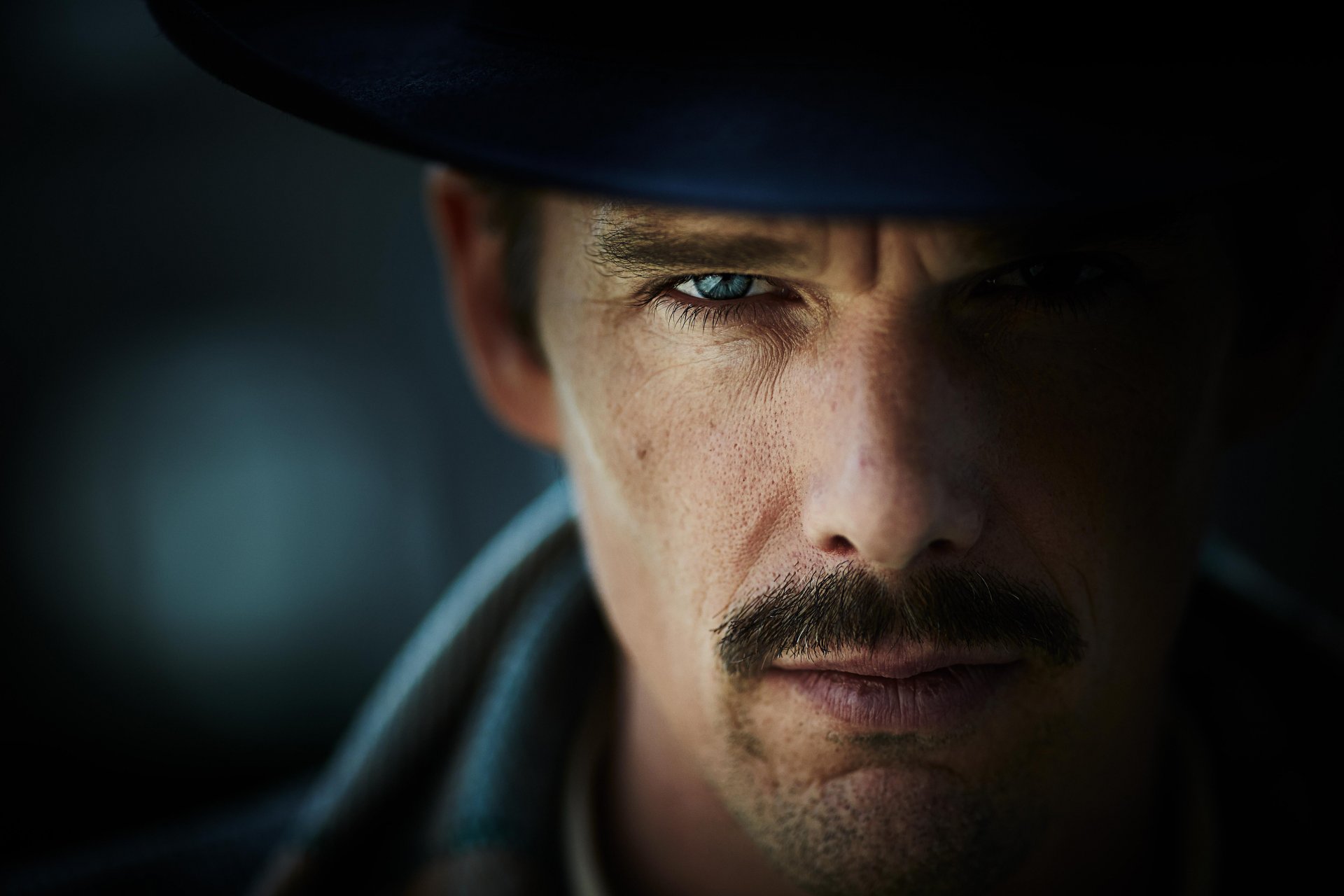 patrouille du temps prédestination fiction ethan hawke ethan hawke barman vue moustache chapeau gros plan bokeh