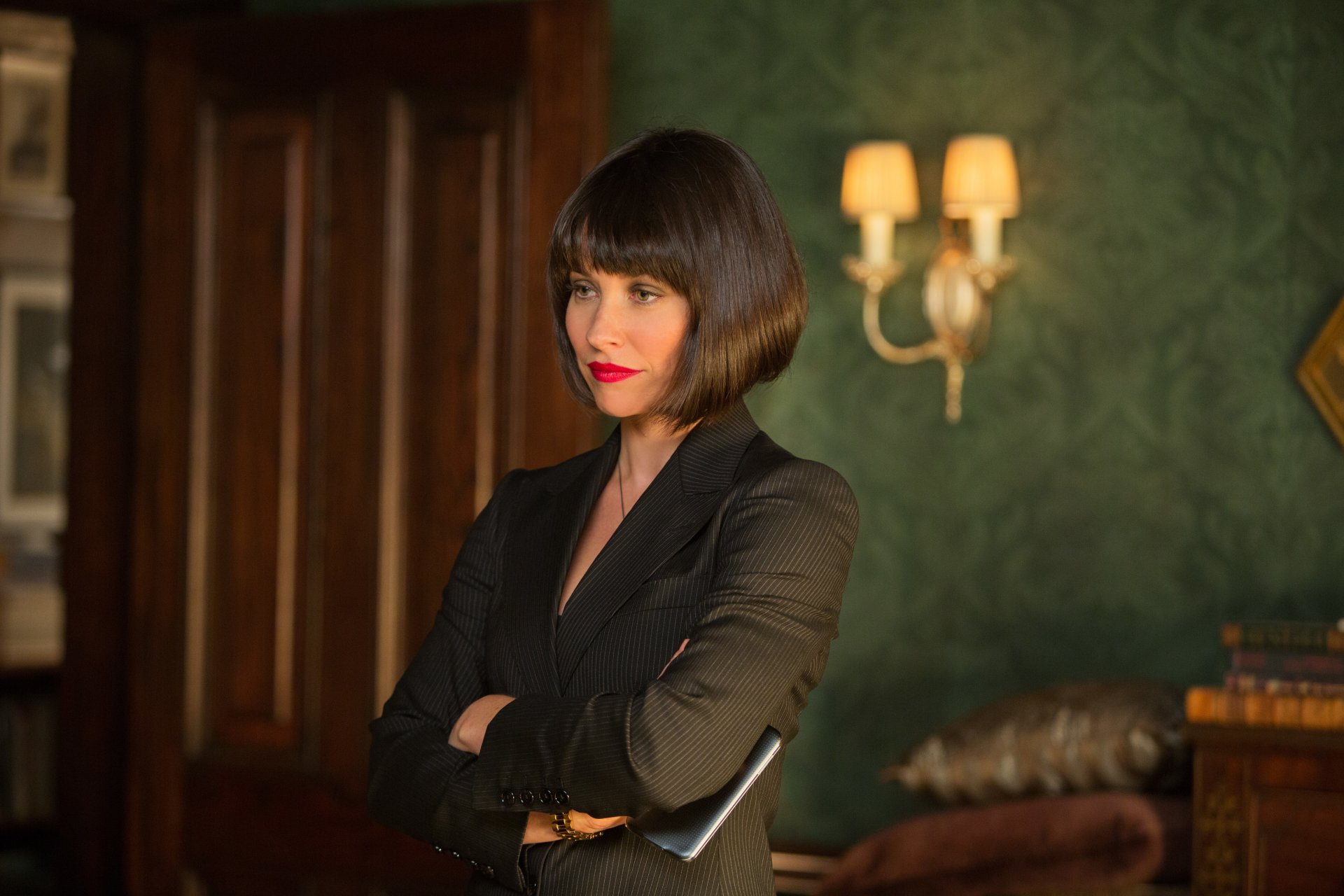 ant-homme antman ant homme film film 2015 année evangeline lilly espoir van dine marvel divertissement studios walt disney pictures action aventure science-fiction fantasy fille femme visage vert yallow yeux rouge